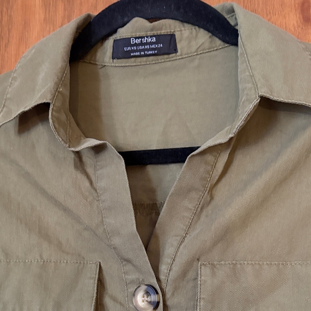 Bershka Olive Green Button Up Crop Top - Picture 3 of 7